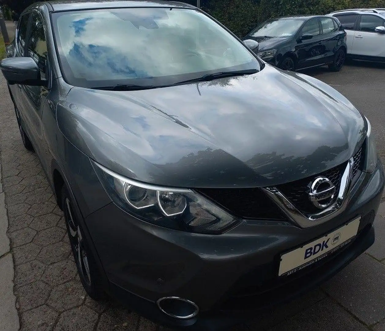 Nissan Qashqai 1,2i Aut Klima SHZ Navi LMF GJ-Reifen BC Grau - 2