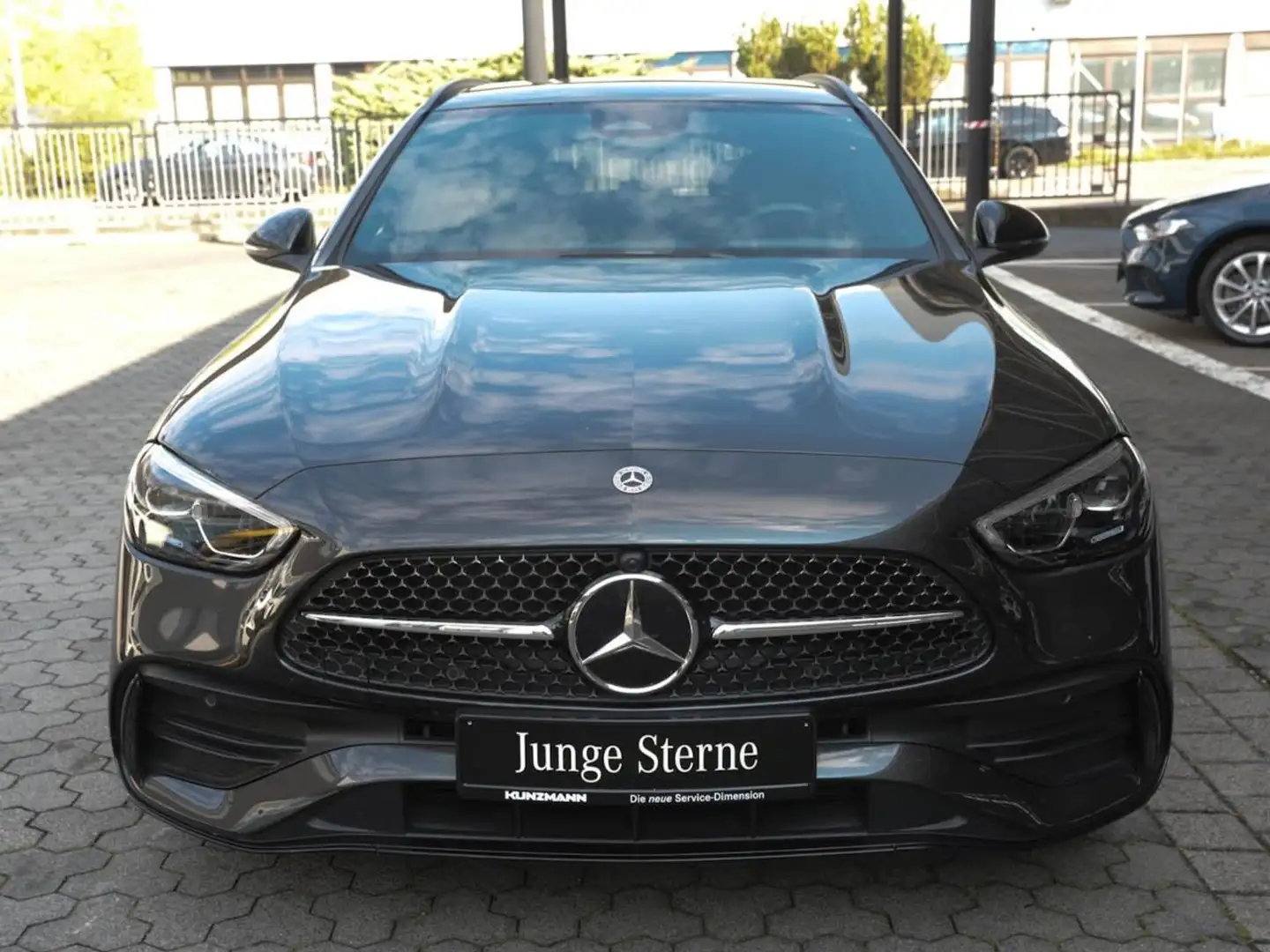 Mercedes-Benz C 300 e T  AMG Night MBUX Navi Panorama ParkPaket Grau - 2