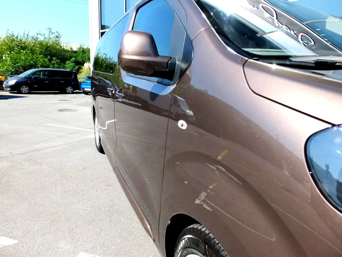 Peugeot Traveller 2.0BlueHDI Business Long 150 Braun - 2