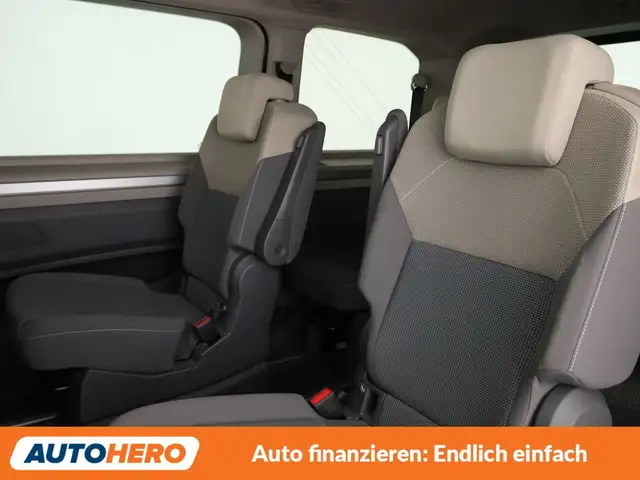 Volkswagen Multivan view 14