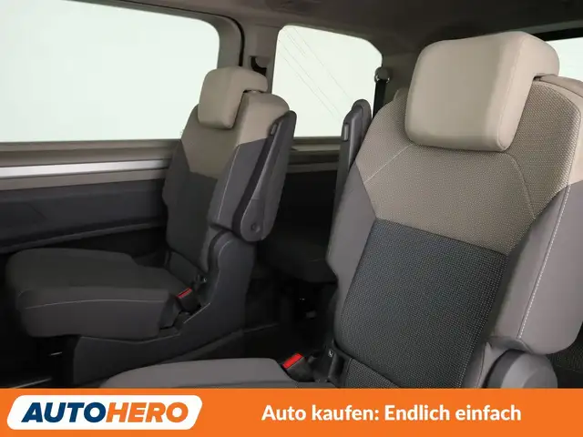 Volkswagen Multivan view 14
