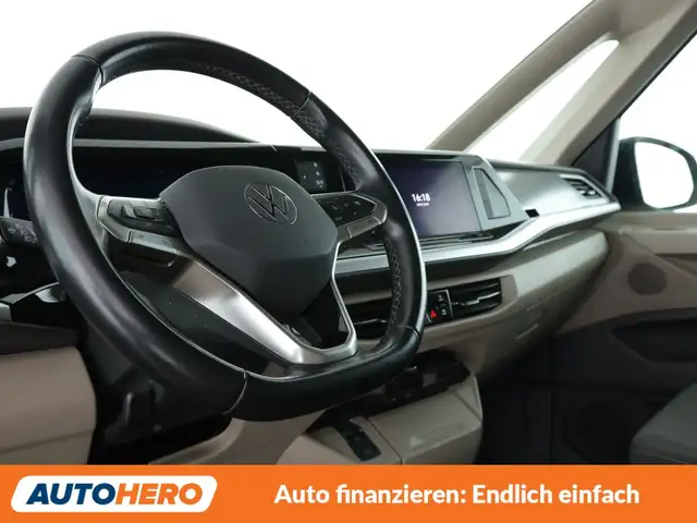Volkswagen Multivan view 11