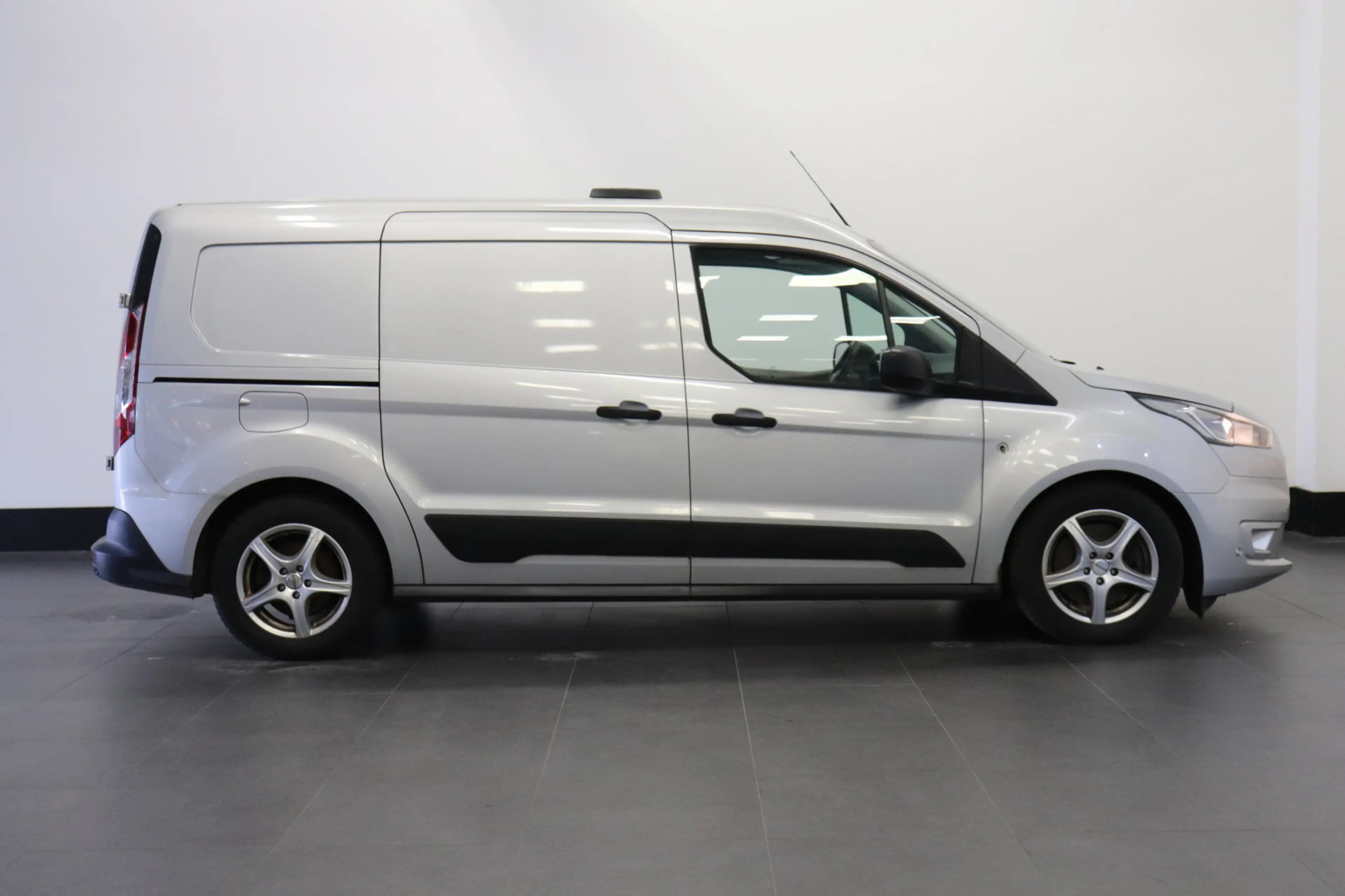 Ford Transit Connect 1.5 EcoBlue 120PK L2 Automaat - Bak defect. - AC/C — photo 11