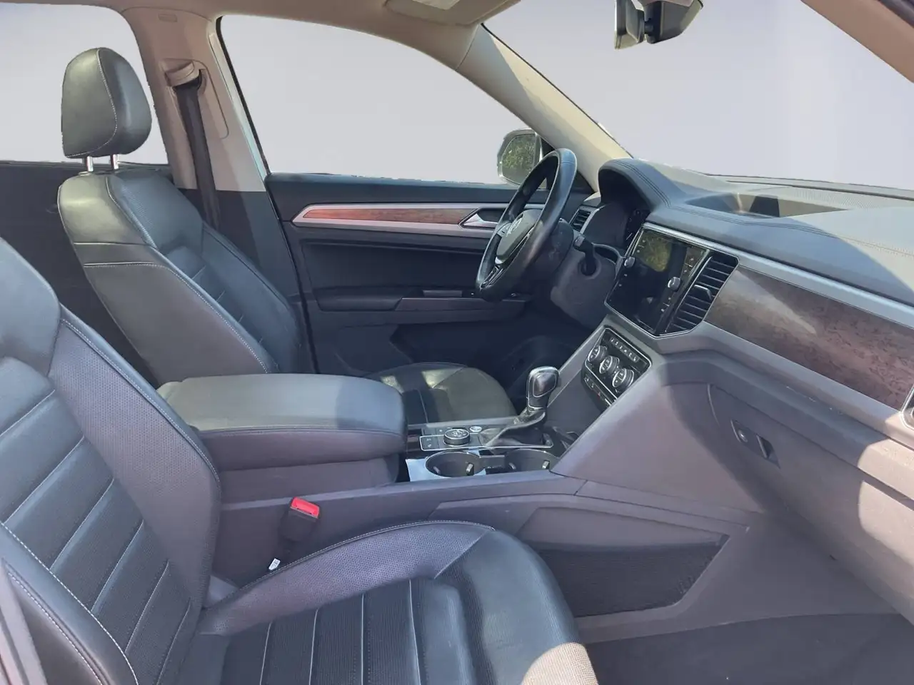 Volkswagen Atlas photo Volkswagen Atlas