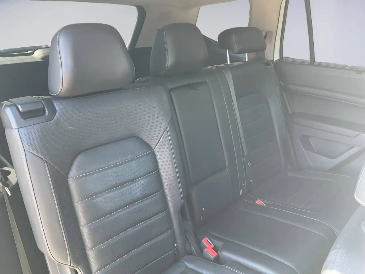 Volkswagen Atlas photo Volkswagen Atlas