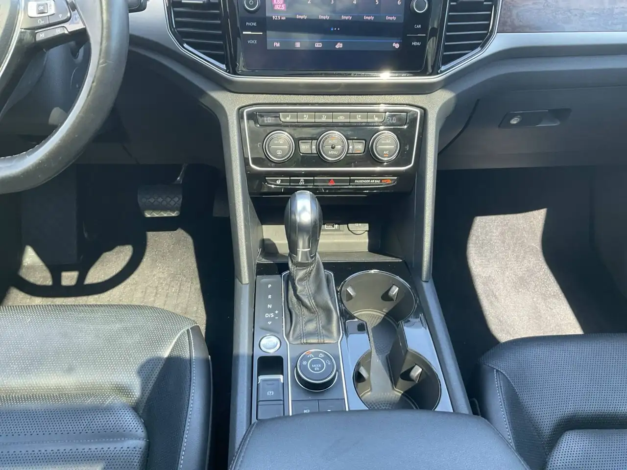 Volkswagen Atlas photo Volkswagen Atlas