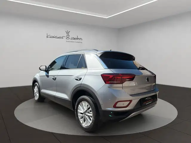 Volkswagen T-Roc view 6