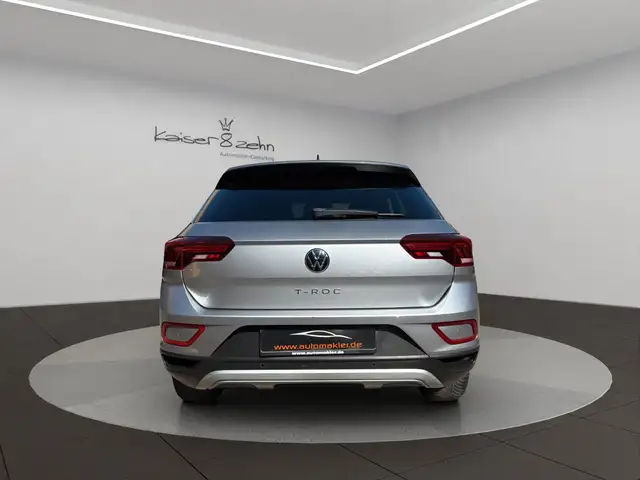 Volkswagen T-Roc view 7