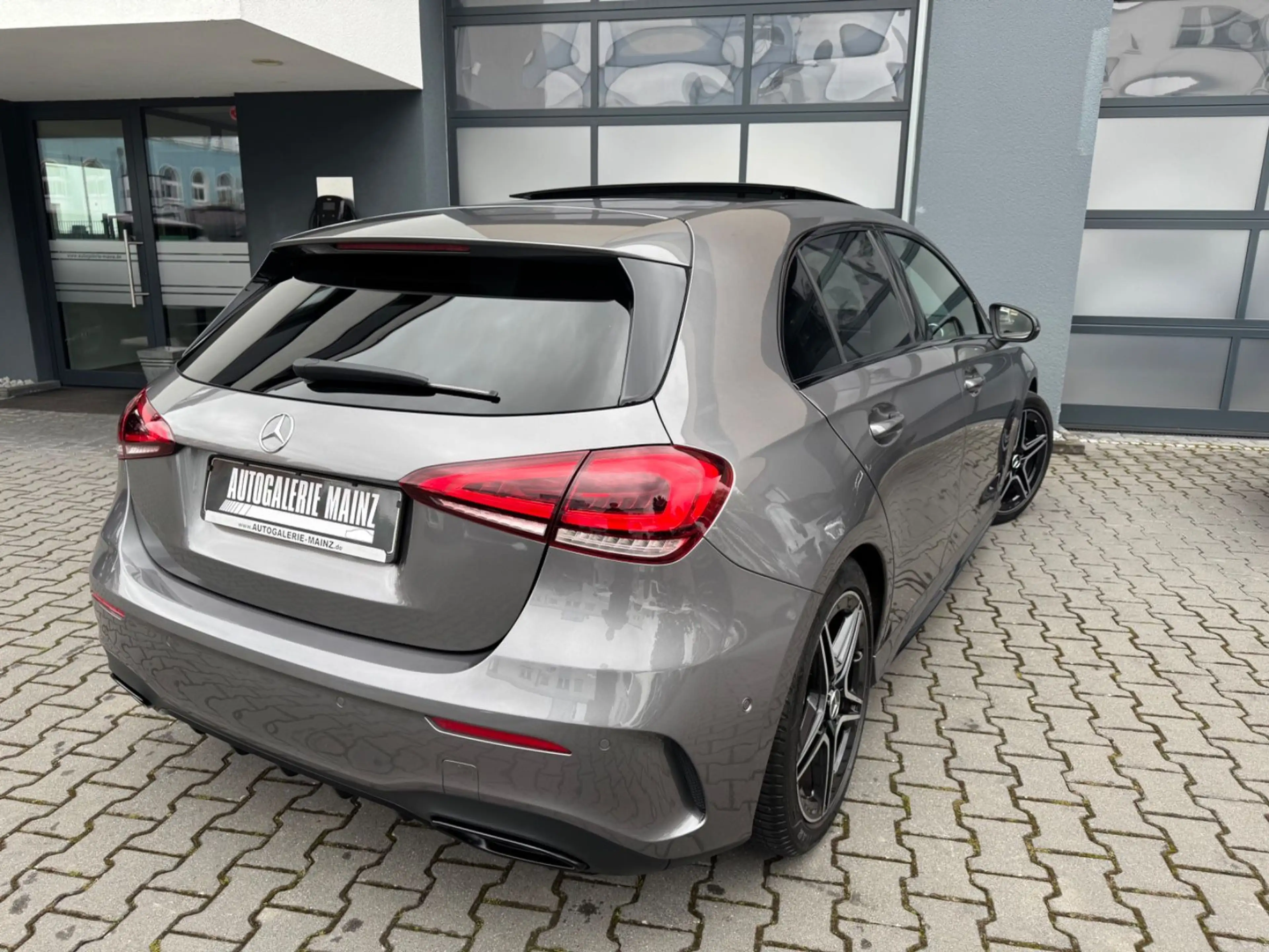 Mercedes-Benz A 200 AMG LINE / Edition PANO/LED/NIGHTP./MBUX — photo 4