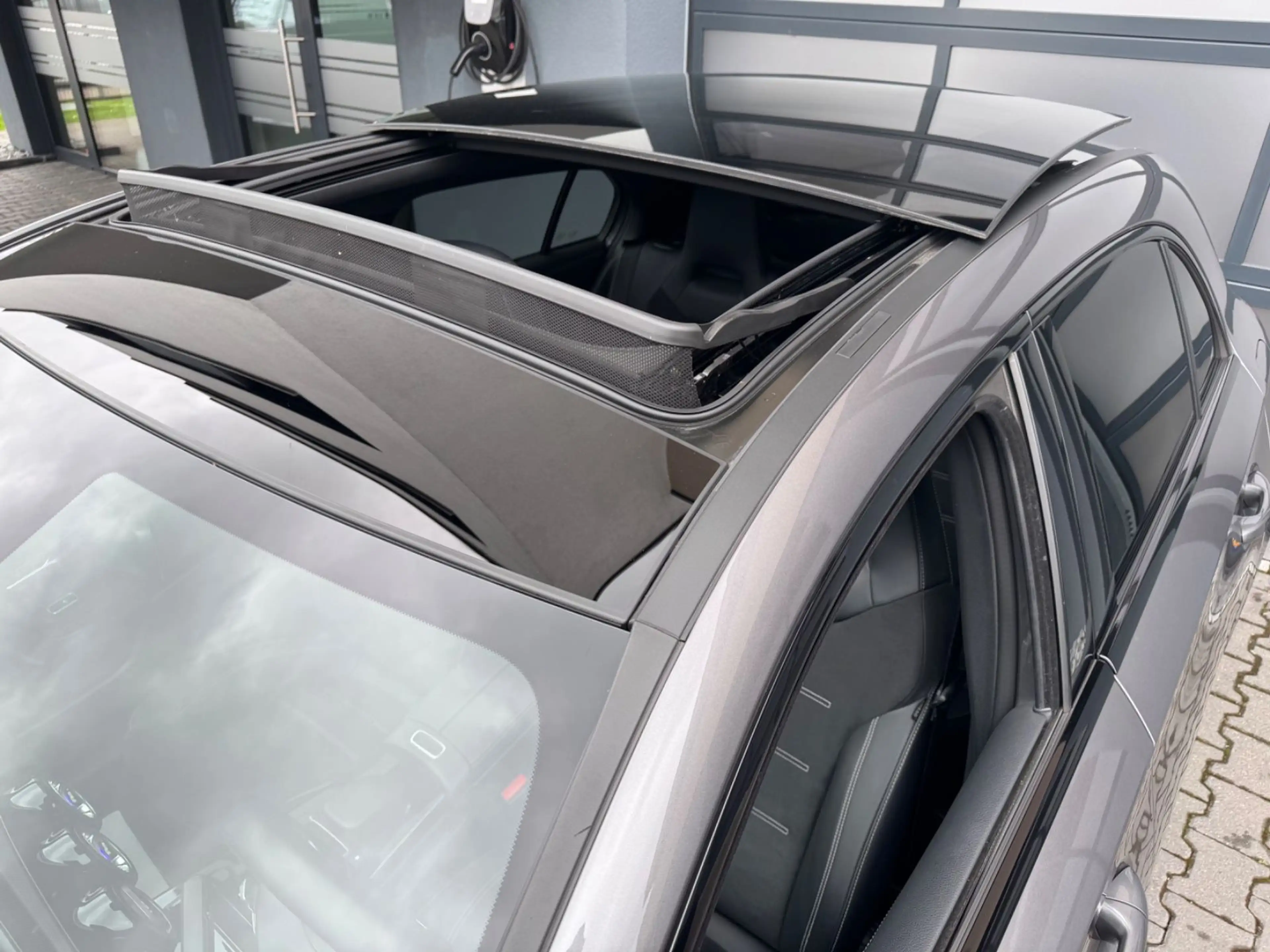 Mercedes-Benz A 200 AMG LINE / Edition PANO/LED/NIGHTP./MBUX — photo 5