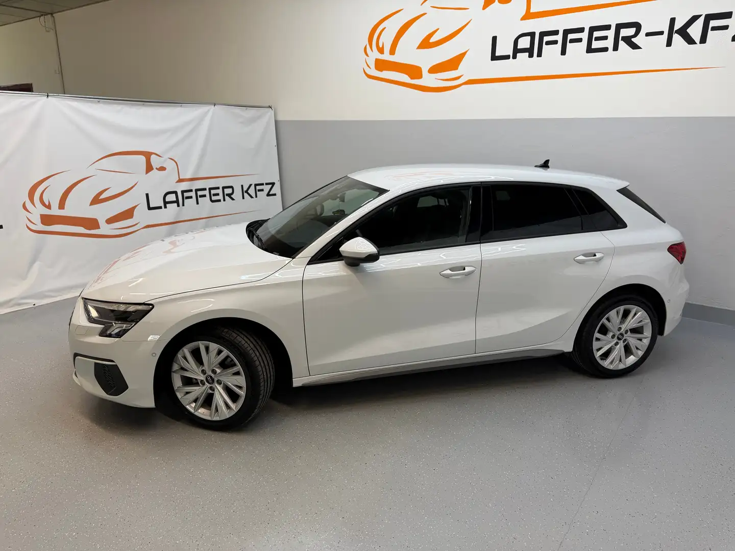 Audi A3 30 TDI PDC TEMP SITZHZG KLIMAAUTO Weiß - 2