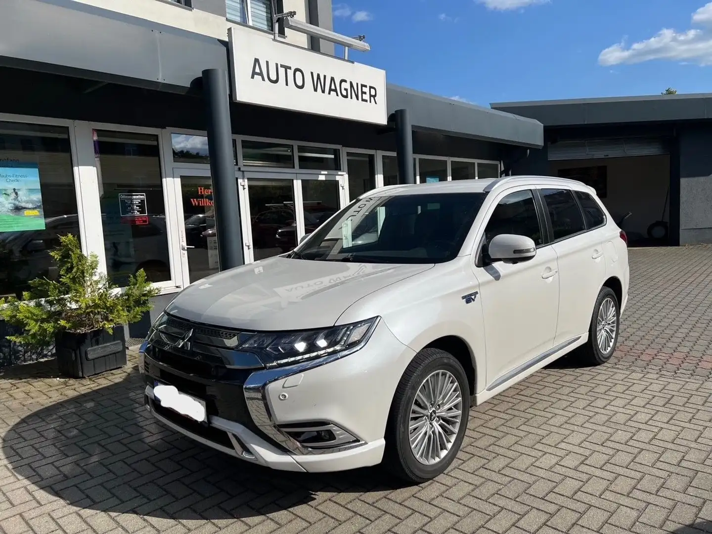 Mitsubishi Outlander PHEV Plus 4WD *LEDER 360KAM NAV TOTW** Weiß - 1