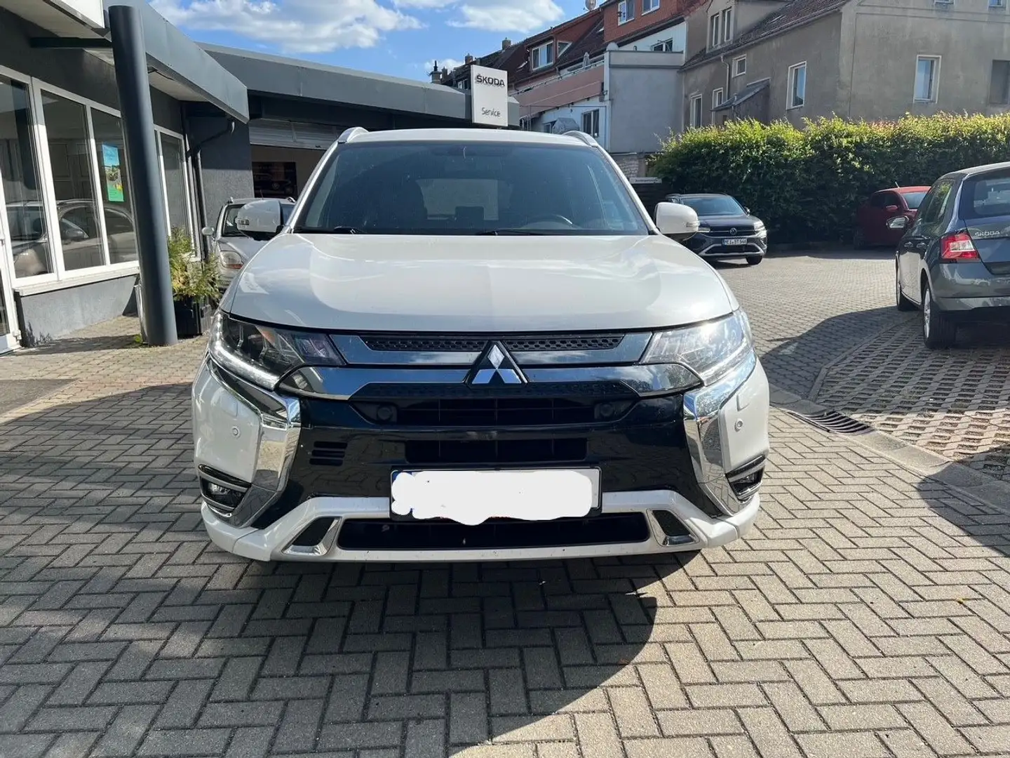 Mitsubishi Outlander PHEV Plus 4WD *LEDER 360KAM NAV TOTW** Weiß - 2