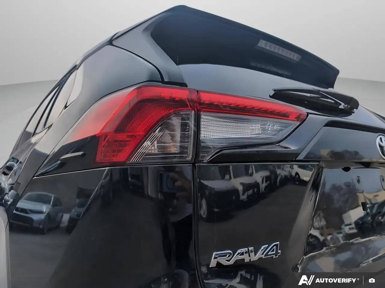 Toyota RAV 4 снимка Toyota RAV 4