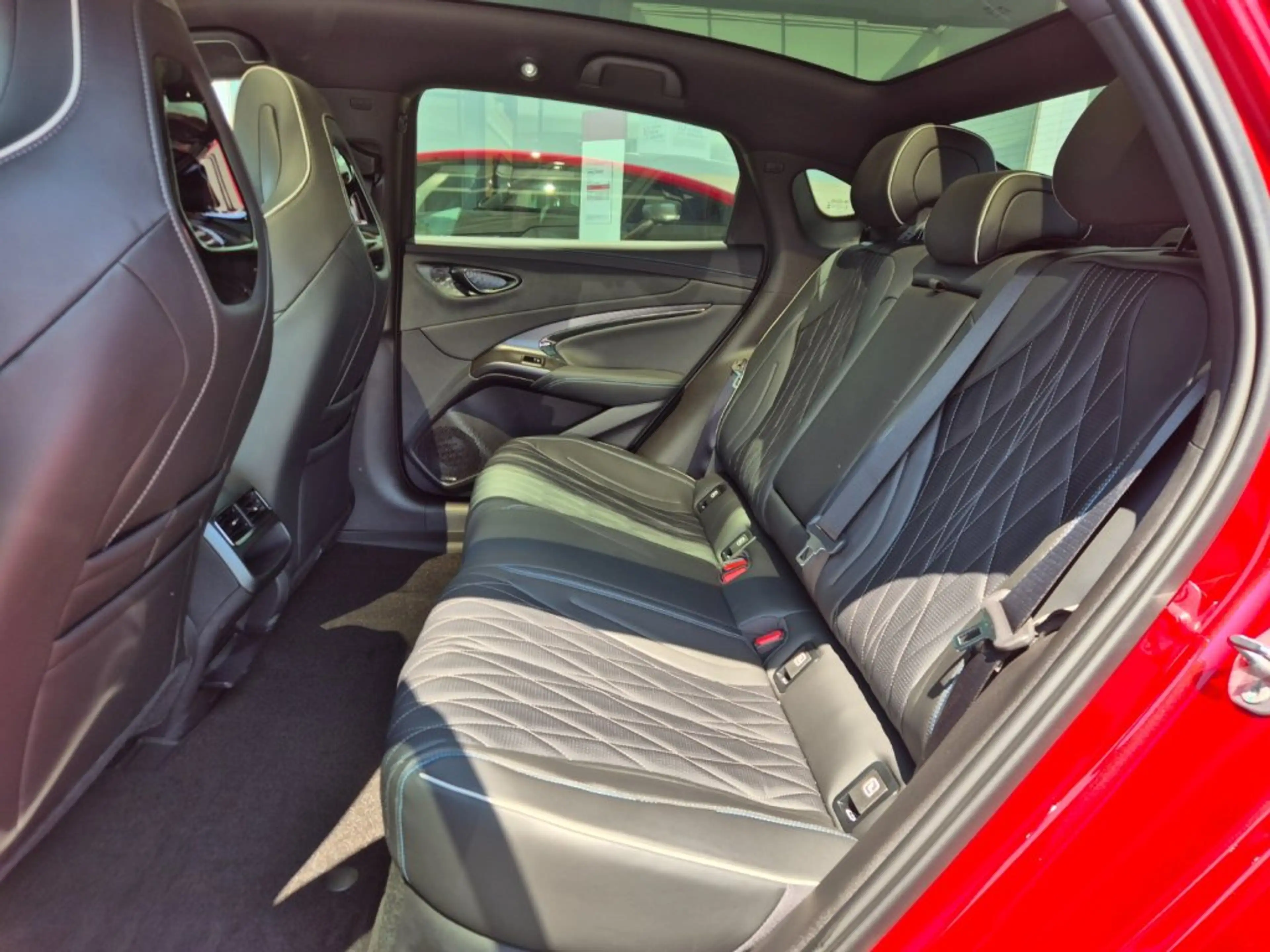 BYD Seal Excellence AWD MY26 — photo 14
