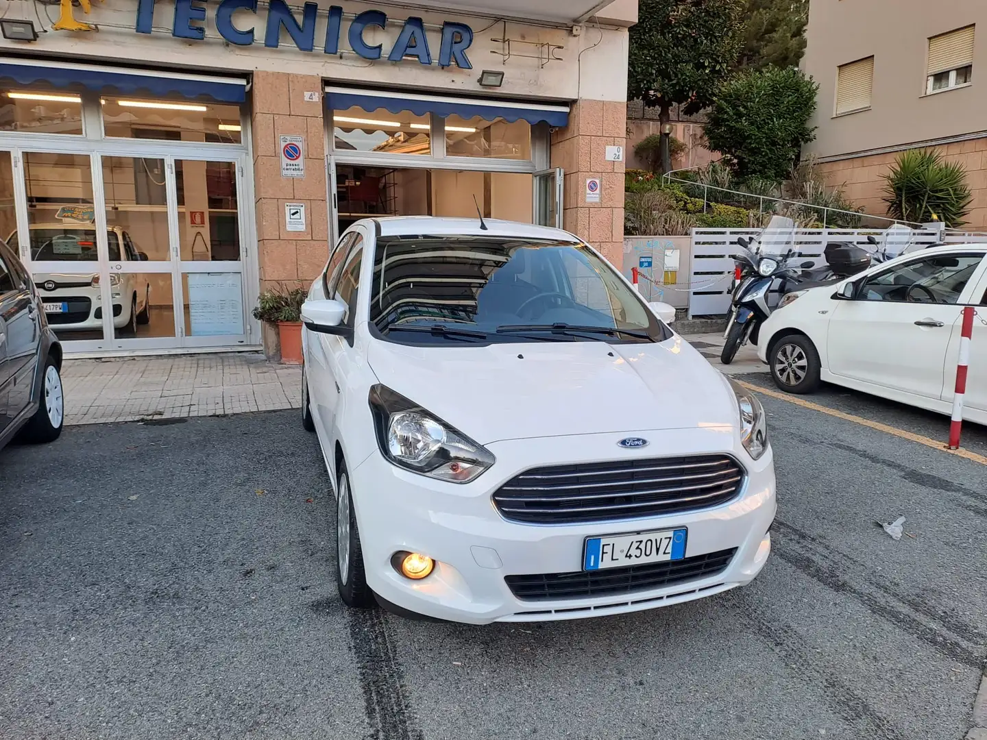 Ford Ka/Ka+ Ka III + 2017 5p Ka + 1.2 Ultimate 85cv KM 8.500!! Blanco - 2