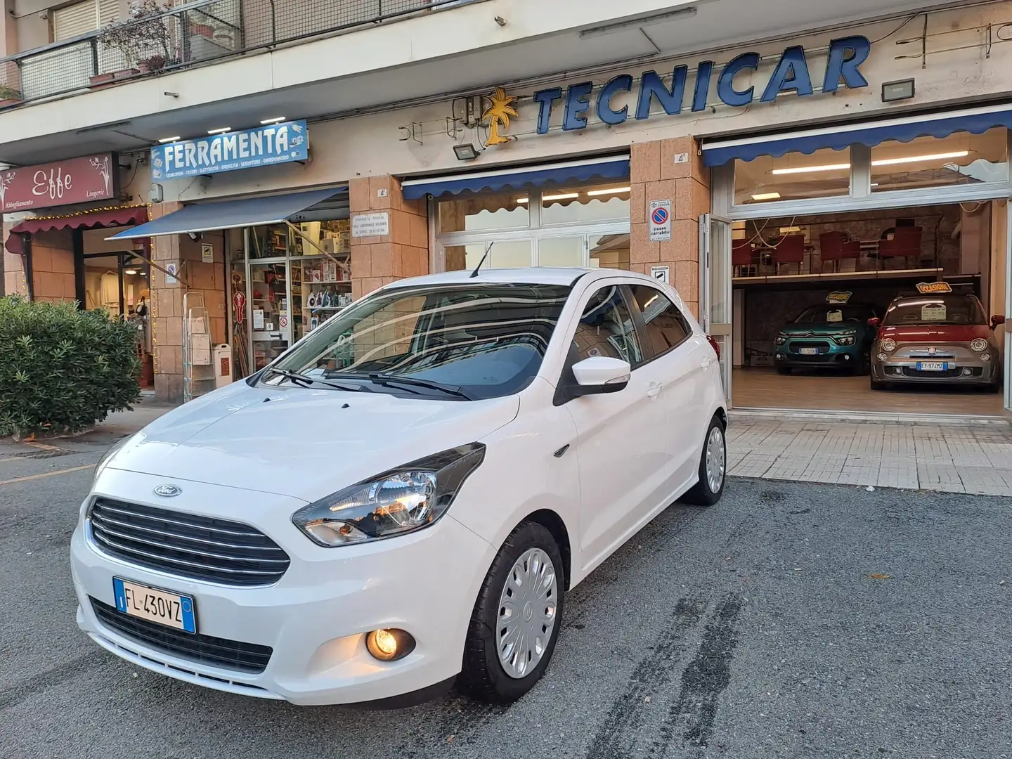 Ford Ka/Ka+ Ka III + 2017 5p Ka + 1.2 Ultimate 85cv KM 8.500!! Blanco - 1