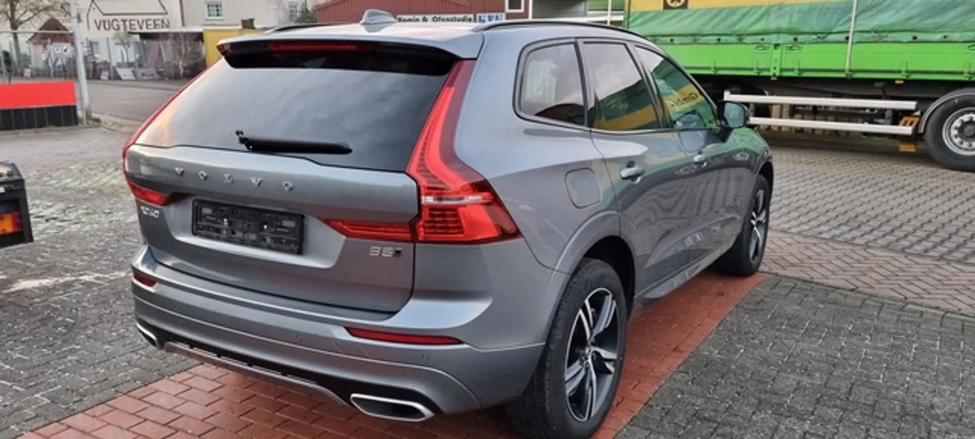 Volvo XC60 R Design AWD Navi,Leder,Kamera,usw... Gris - 1