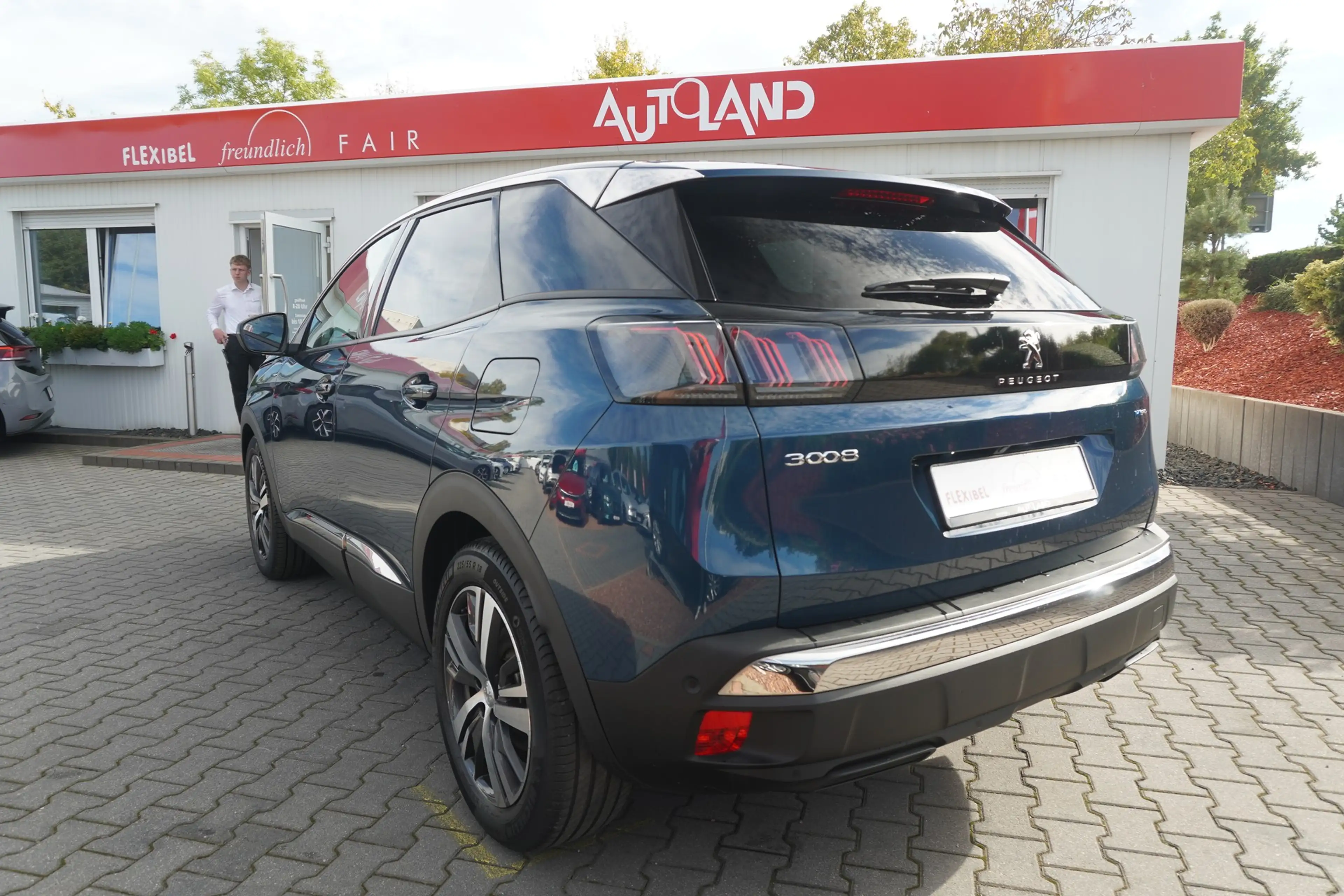 Peugeot 3008 1.6 Hybrid 225 Allure Pack LED Navi Kamera — photo 4