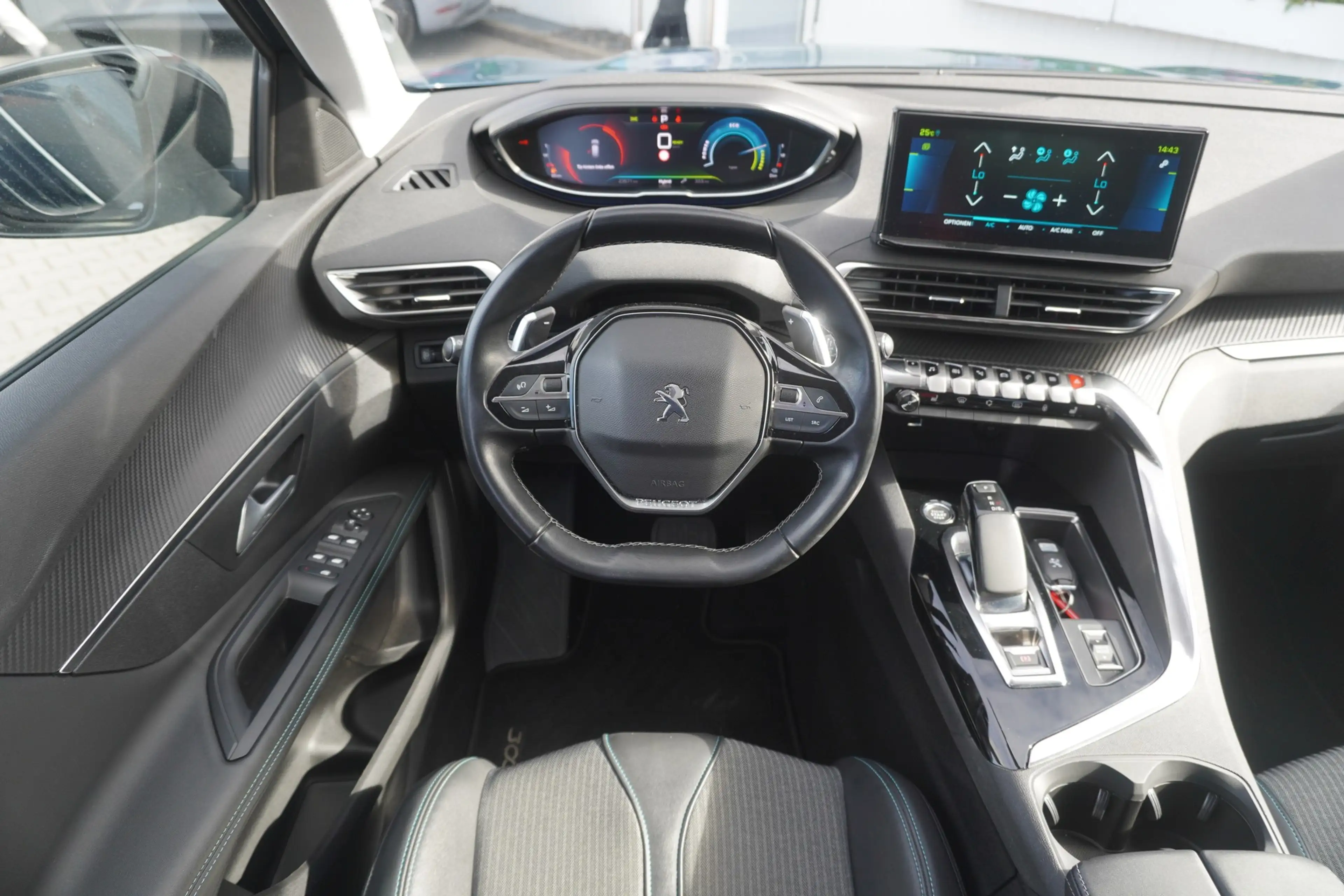 Peugeot 3008 1.6 Hybrid 225 Allure Pack LED Navi Kamera — photo 13