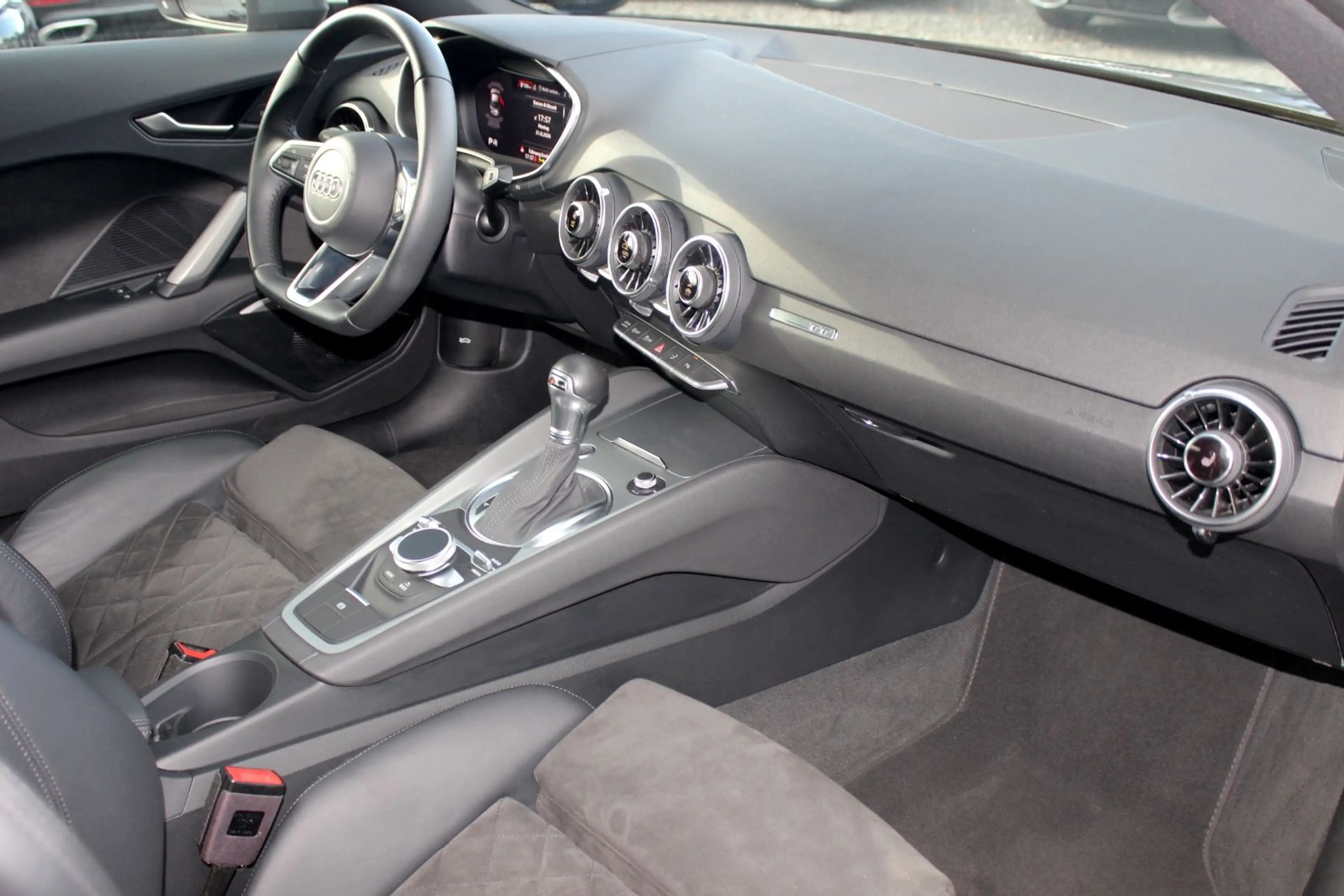 Audi TT Coupe 40 TFSI S-LINE PLUS NAVI S-HEIZUNG 1.HD — photo 11