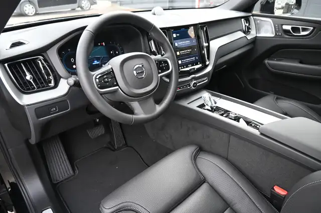 Volvo XC60 view 8