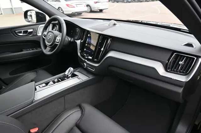Volvo XC60 view 13