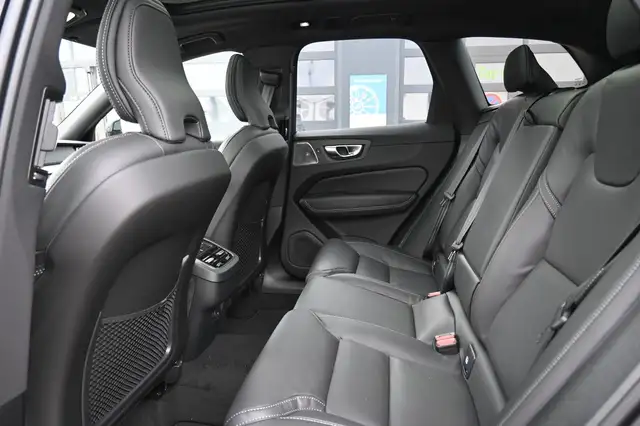 Volvo XC60 view 12