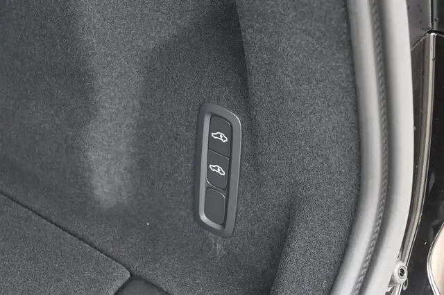 Volvo XC60 view 6