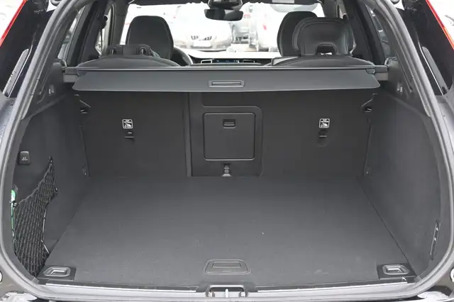 Volvo XC60 view 5