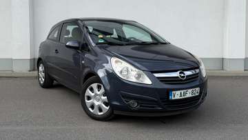 Corsa 1.0i Essentia