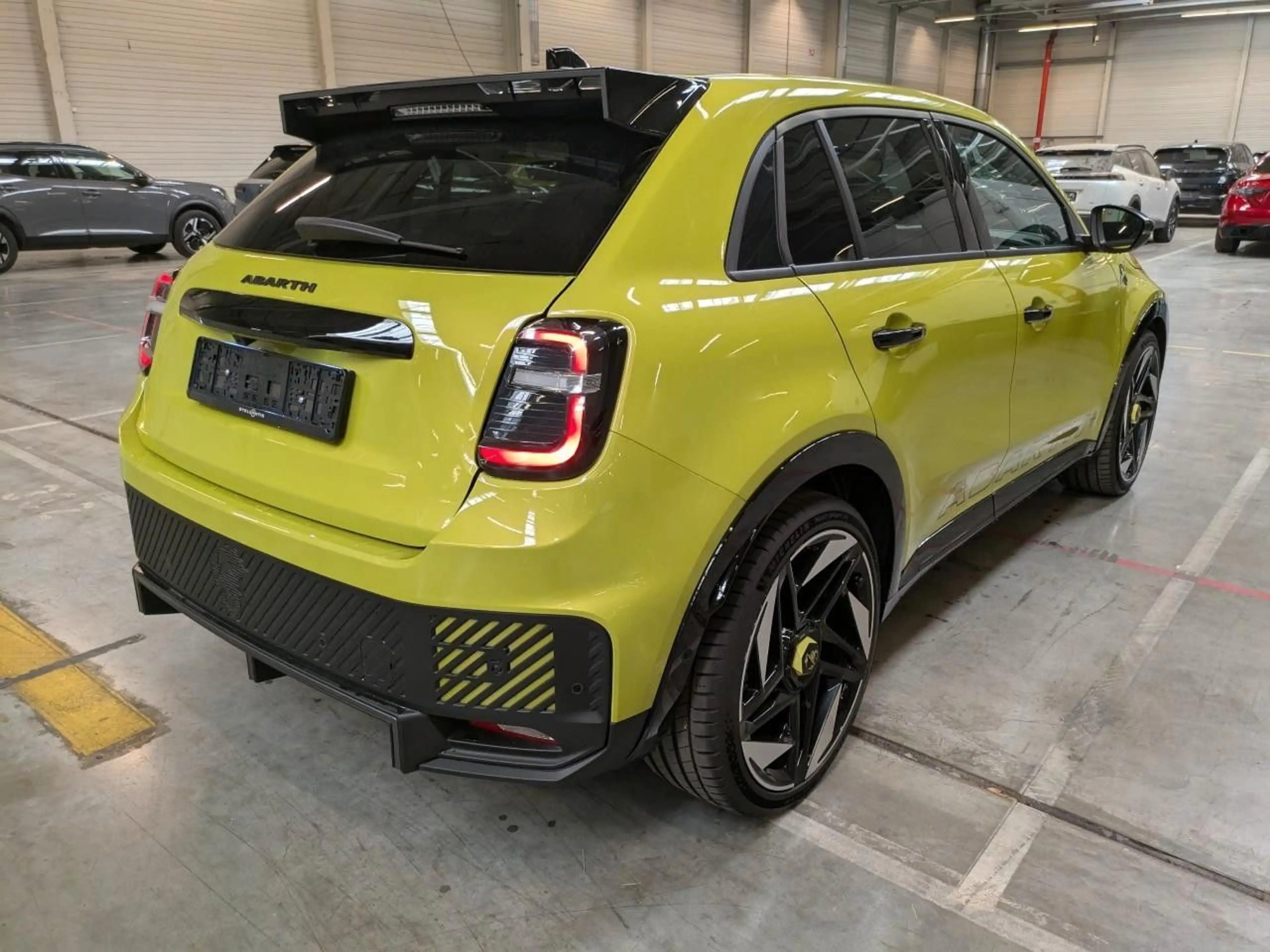 Abarth 600e 280PS Scorpionissima EL.HECK*360°KAM*SHZ* — photo 4