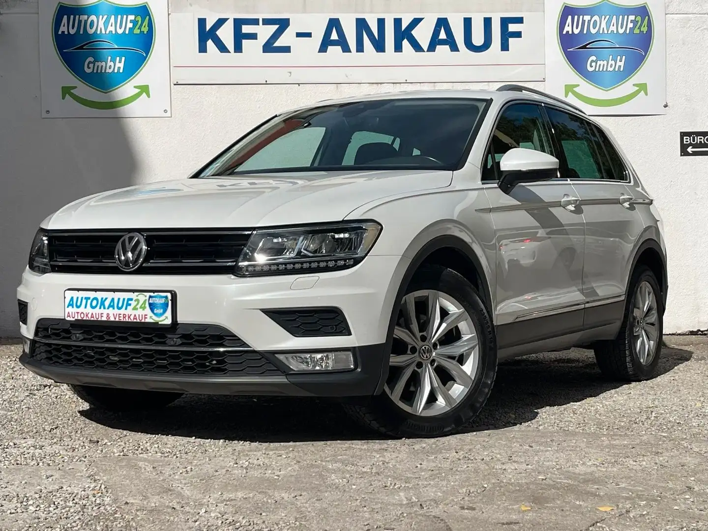 Volkswagen Tiguan Highline *LED*AHK*Navi*ALcan*Automatik* Blanc - 1