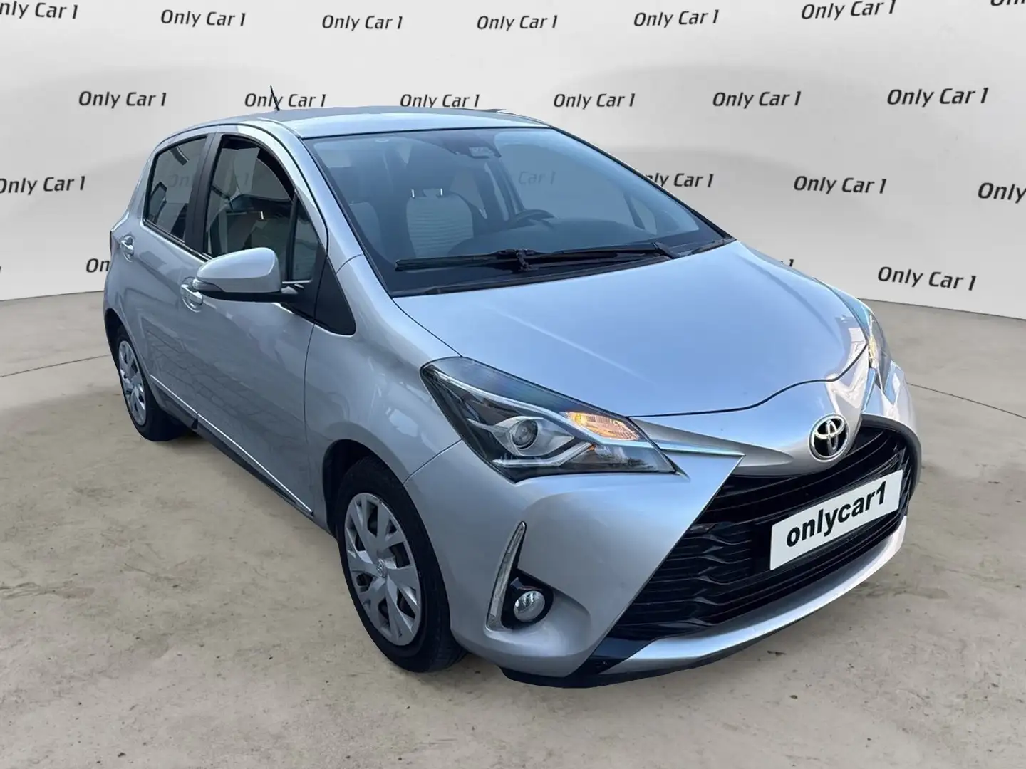Toyota Yaris Yaris 1.4 D-4D 5 porte Navi Grigio - 1