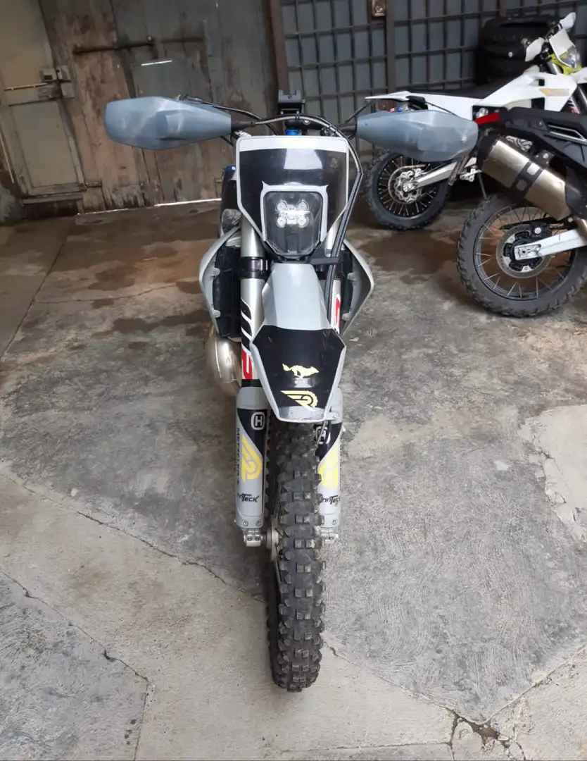 Husqvarna TE 300 siva - 2