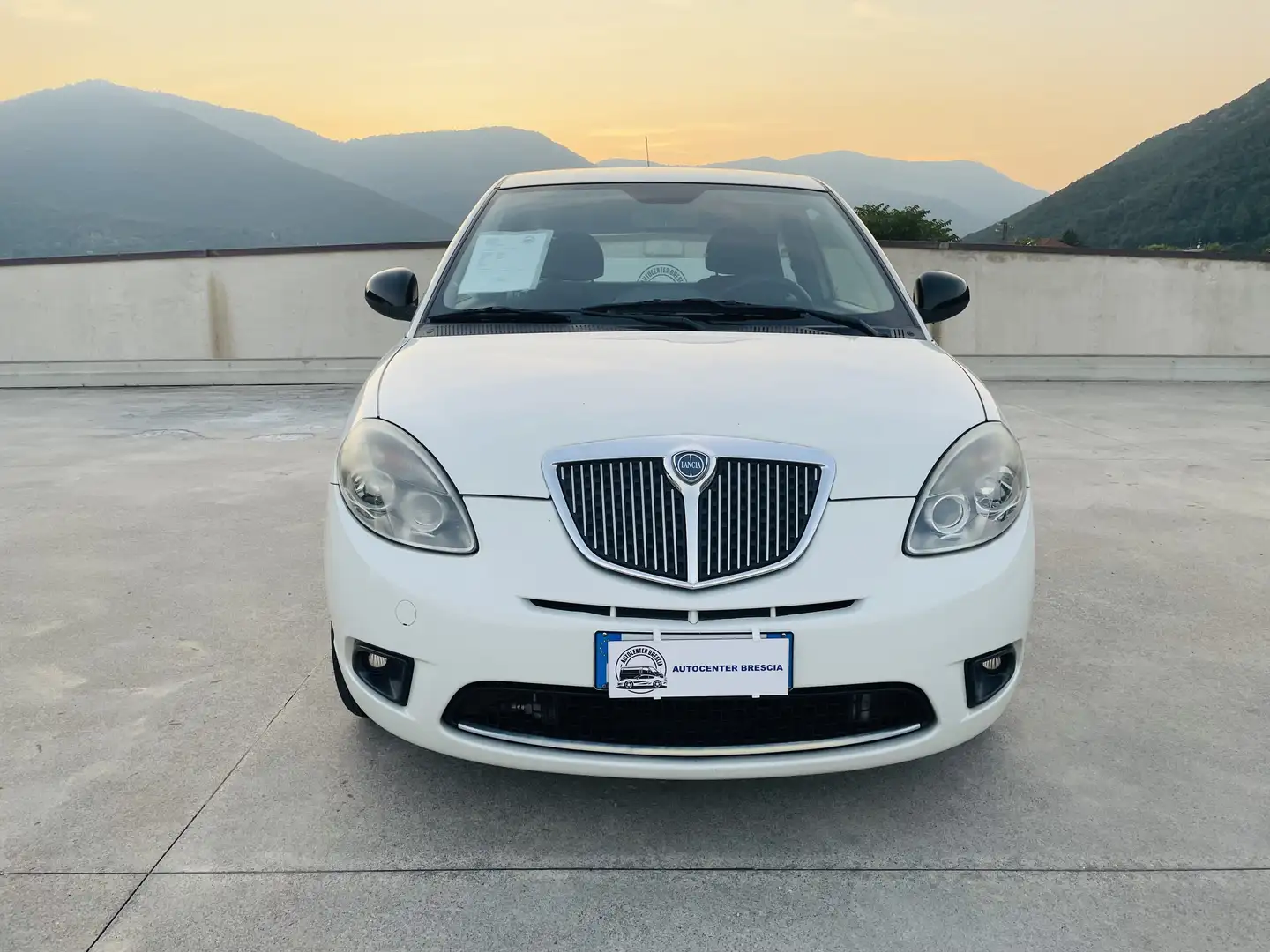 Lancia Ypsilon 1.2  Platinum  OK NEOPATENTATI Weiß - 2