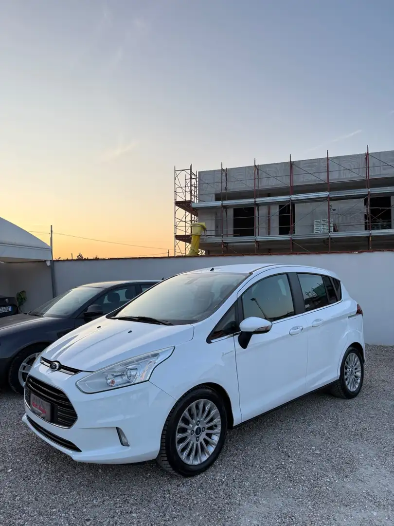 Ford B-Max 1.5 TDCi 75 CV Titanium Blanc - 1