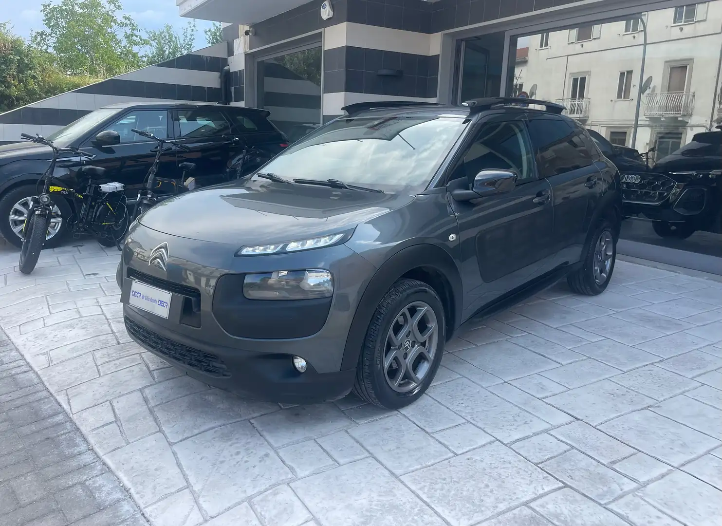 Citroen C4 C4 Cactus 2014 Cactus 1.6  Shine Edition 100cv Grijs - 1