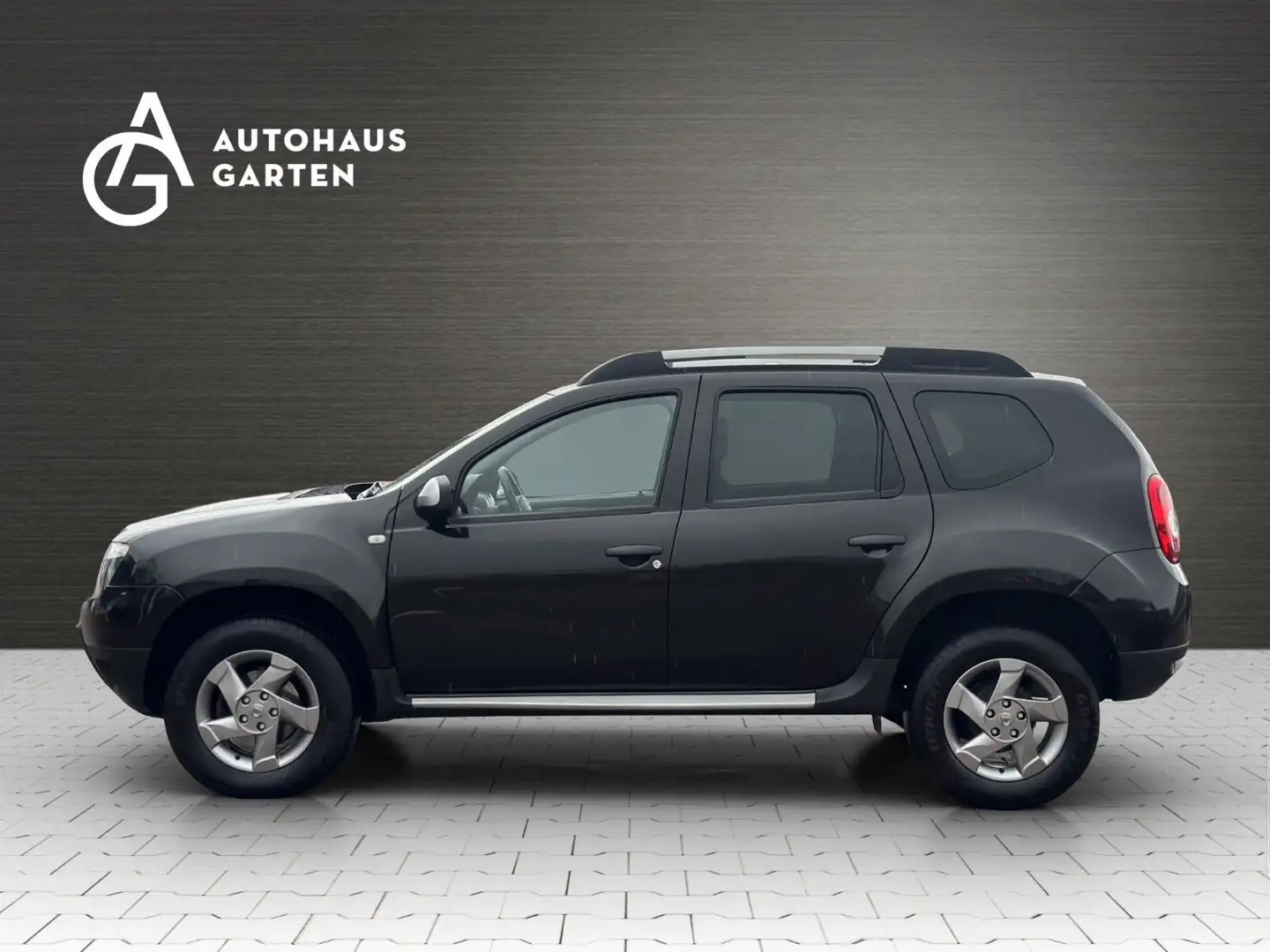 Dacia Duster I Laureate 4x2 Klima PDC 1.Hand Schwarz - 2