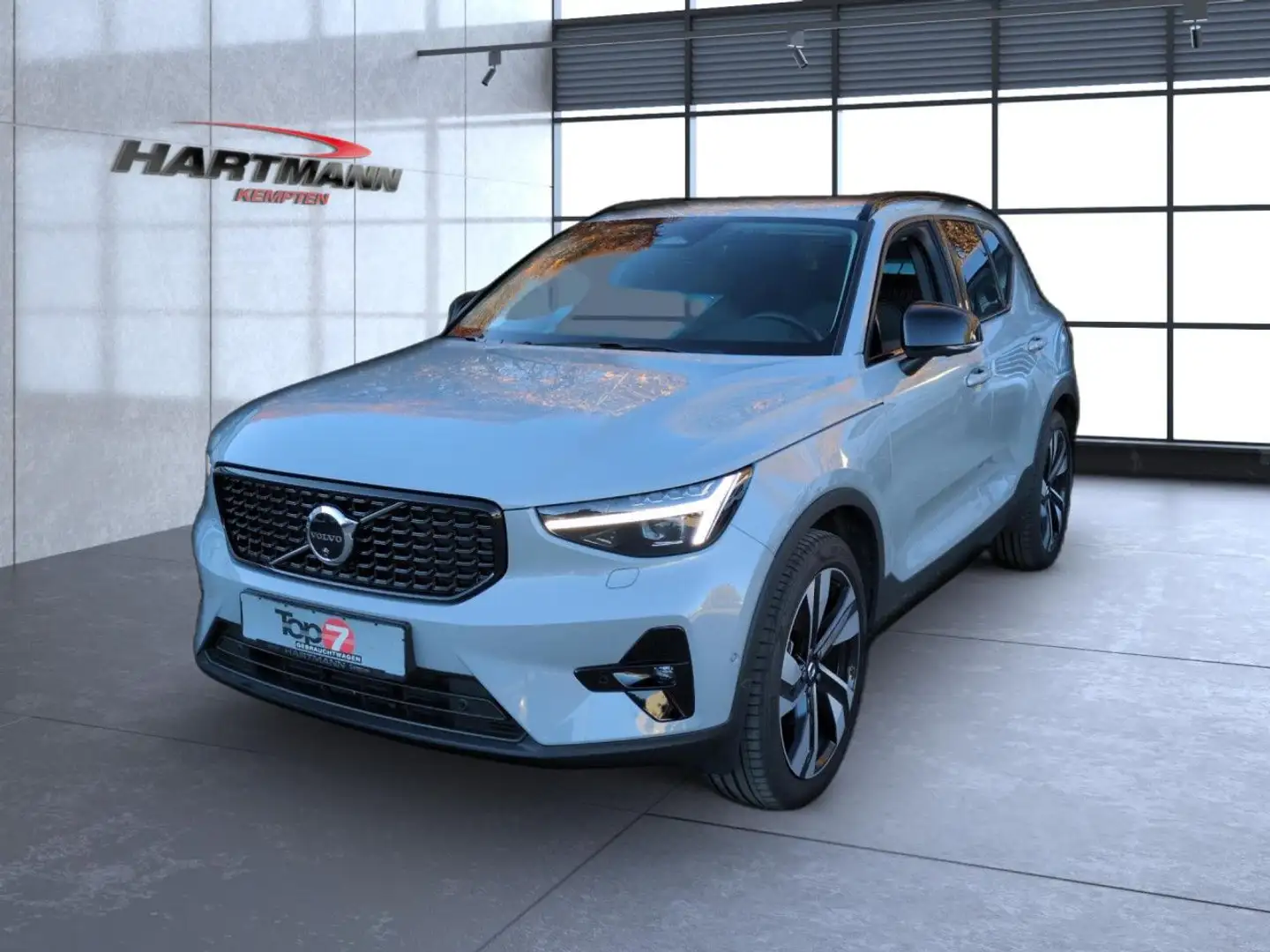 Volvo XC40 XC 40 Plus Dark 2WD Bluetooth LED Vollleder Klima Grau - 2