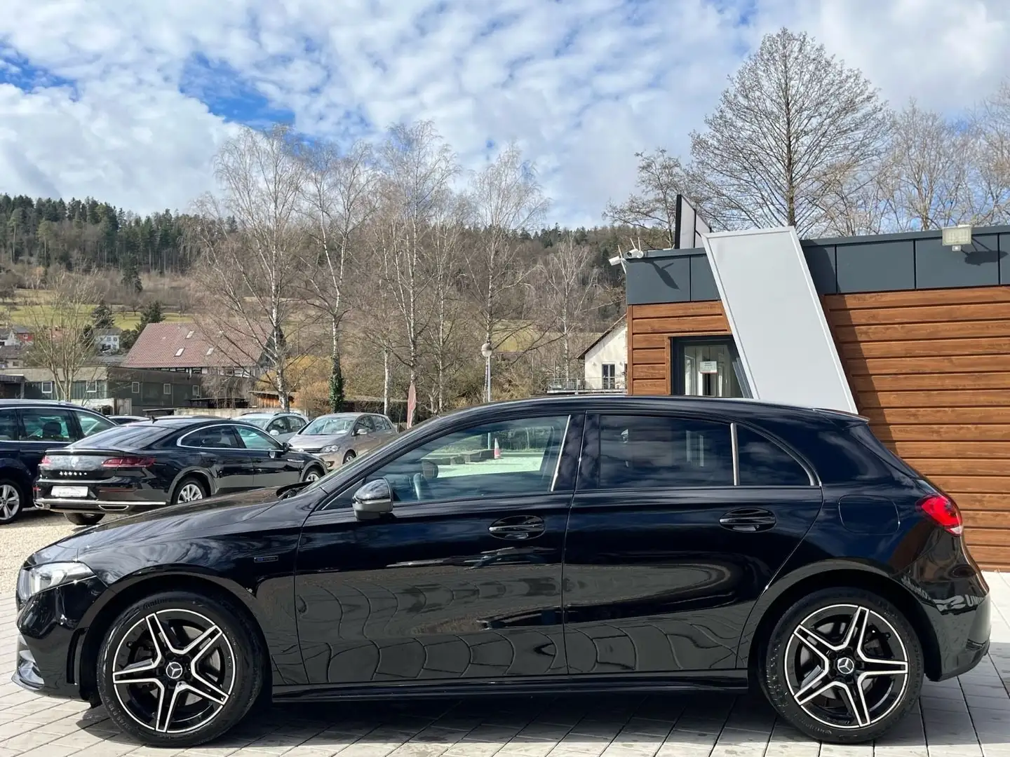 Mercedes-Benz A 250 AMG e phev (eq-power) Sport auto Zwart - 2