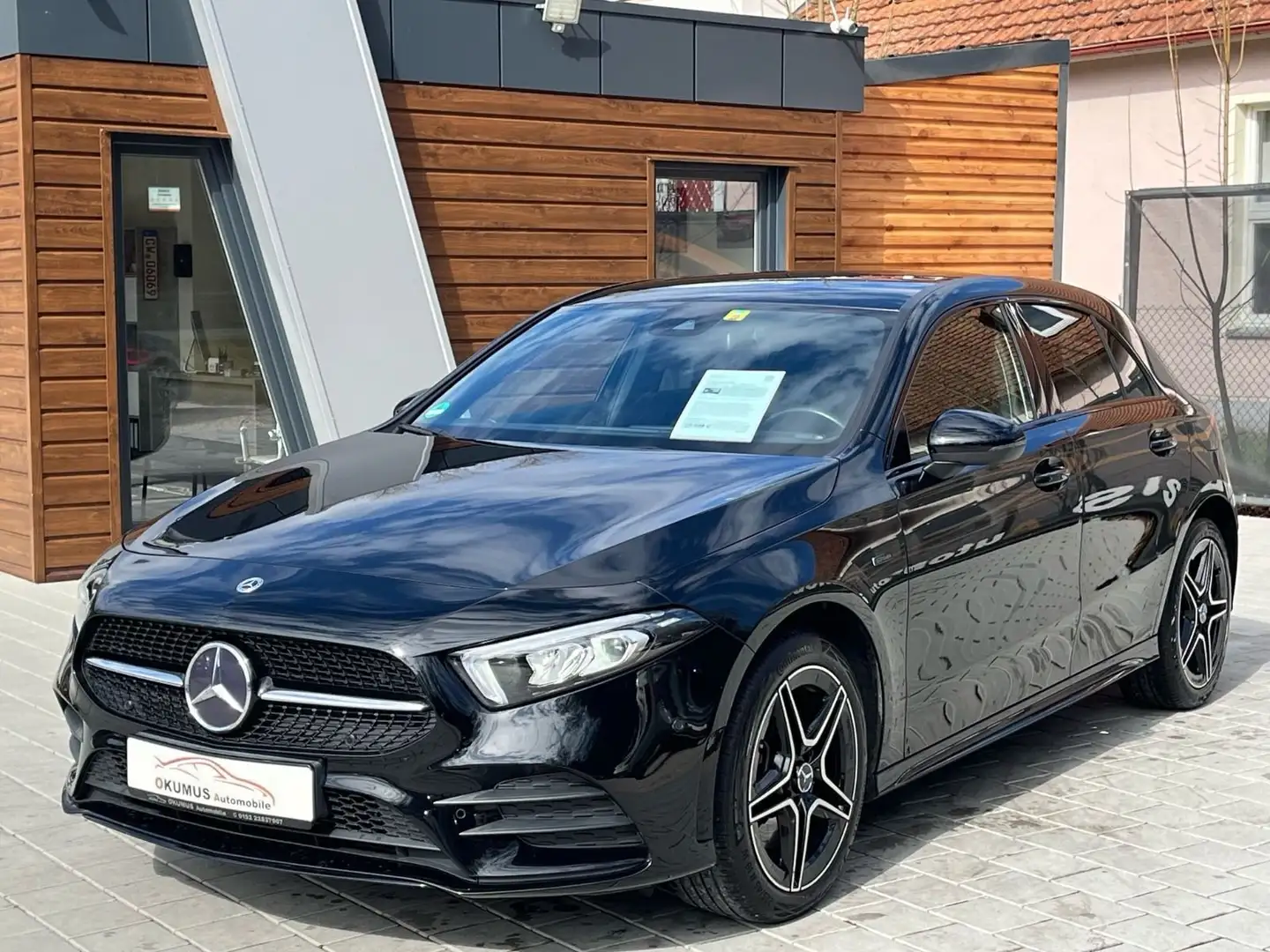 Mercedes-Benz A 250 AMG e phev (eq-power) Sport auto Zwart - 1