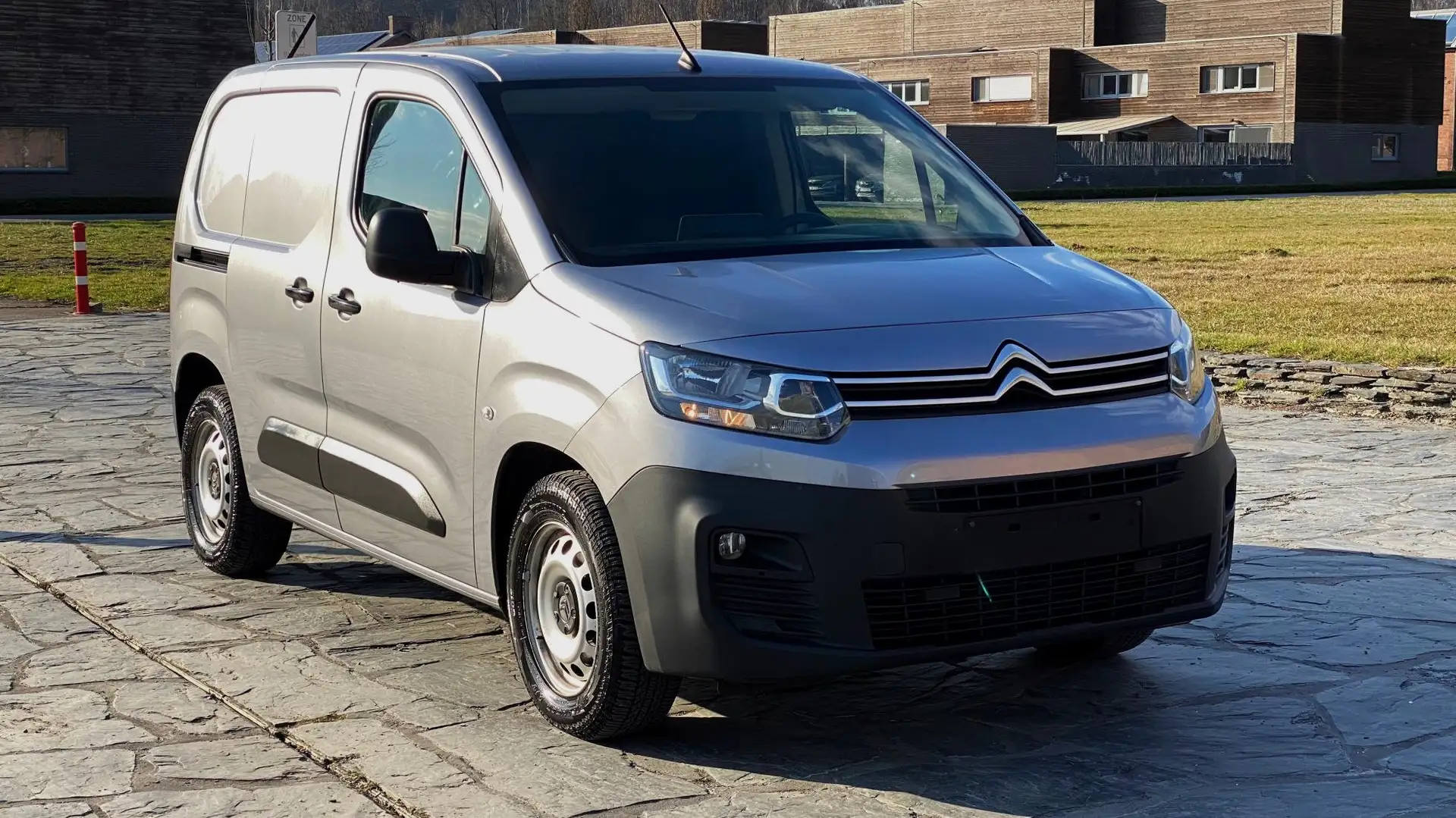 Citroen Berlingo 1.6 BlueHDi Airco/Navi/3 Zitplaatsen Grijs - 2