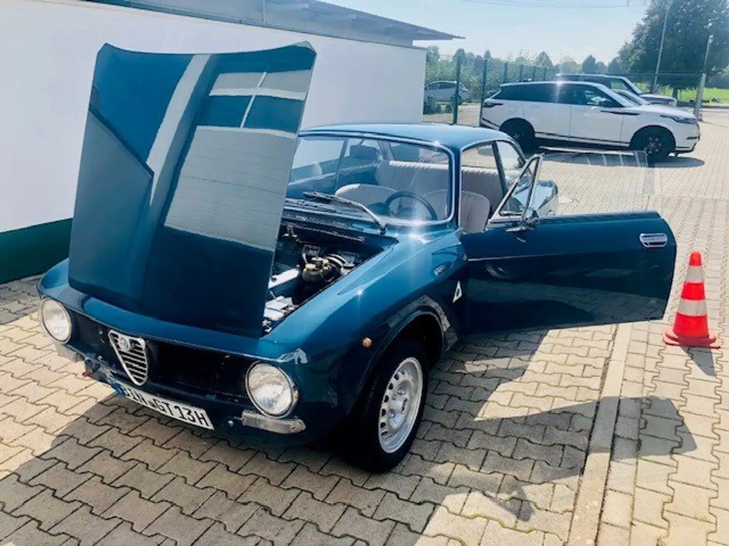 Alfa Romeo GT 1300 Junior Bertone Azul - 1