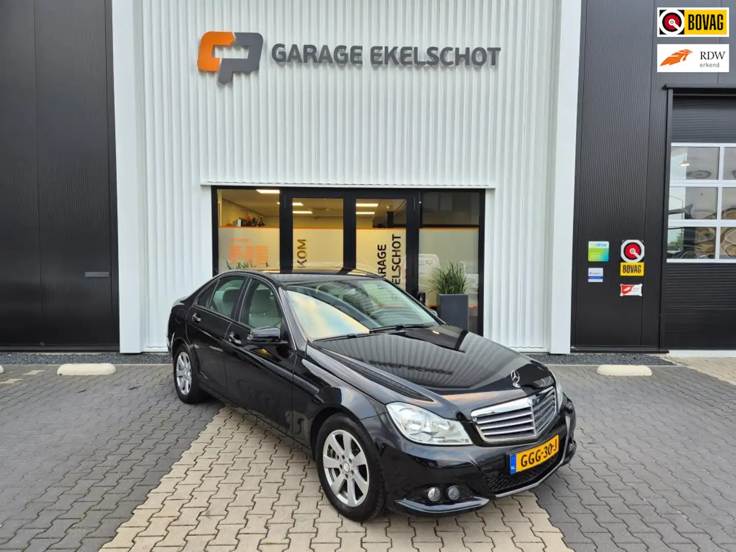 Mercedes-Benz C 180 Elegance Zwart - 1