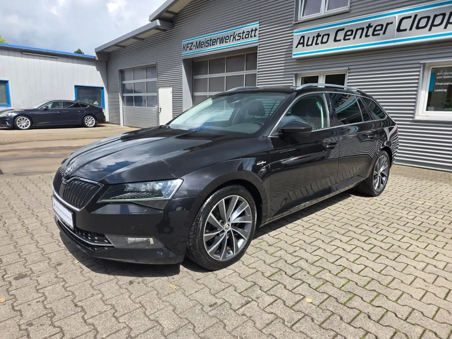 Skoda Superb laurin & klement 2.0 TDI Automatik Schwarz - 1