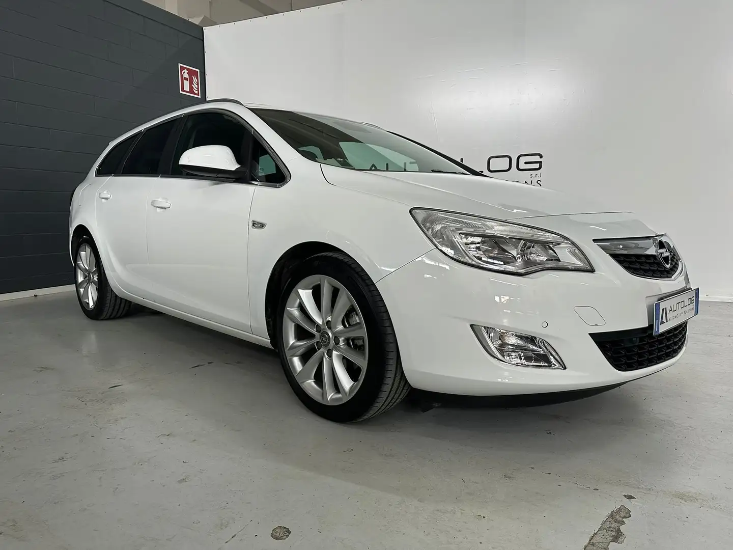Opel Astra Astra Sports Tourer 1.7 cdti Cosmo 110cv Bílá - 2