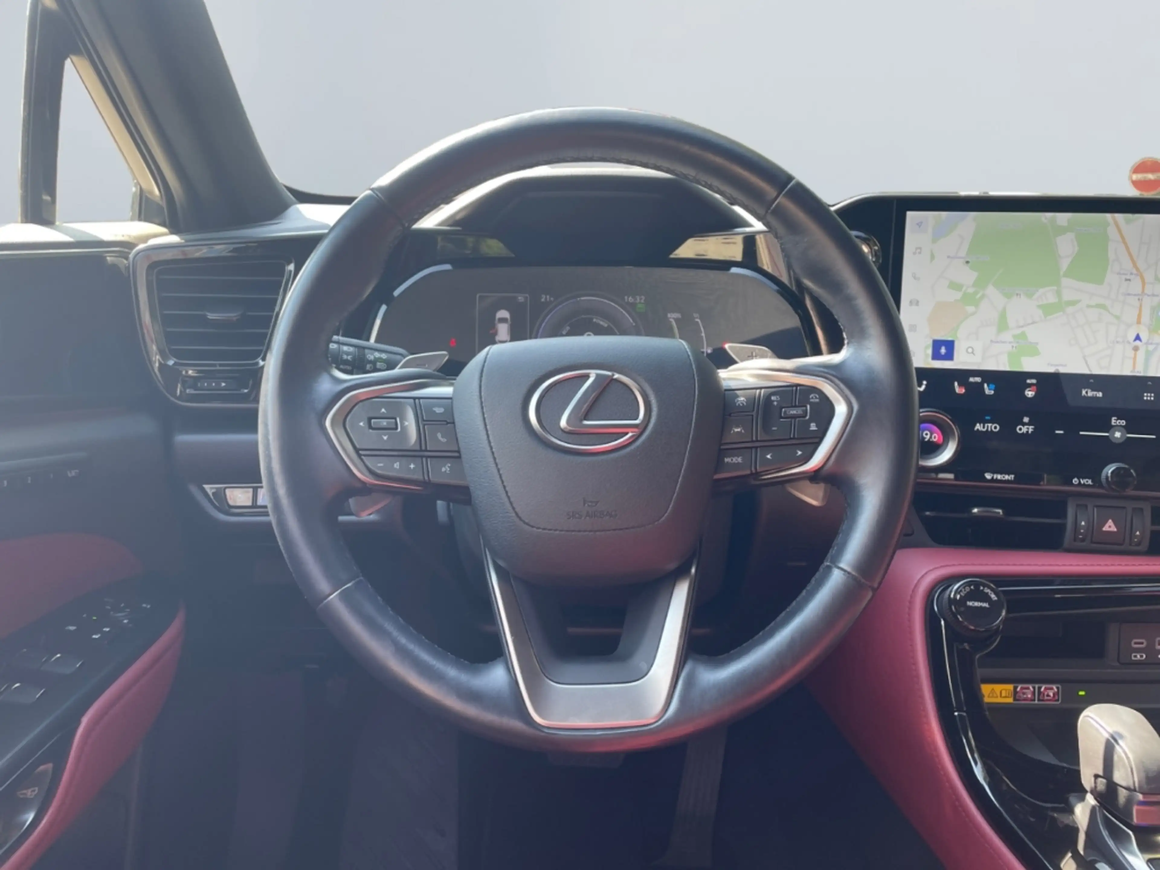 Lexus NX 450h+ E-Four *360°*PDC*LHD*LED*Spurhalt.* — photo 12