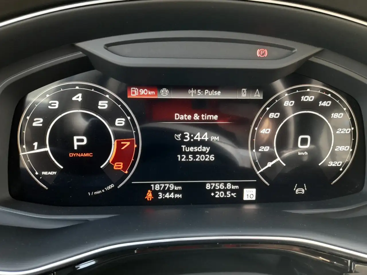 Audi RS Q8 photo Audi RS Q8