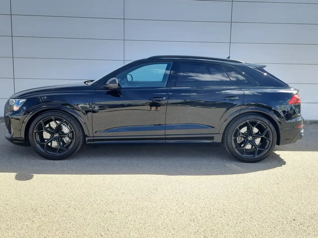 Audi RS Q8 photo Audi RS Q8